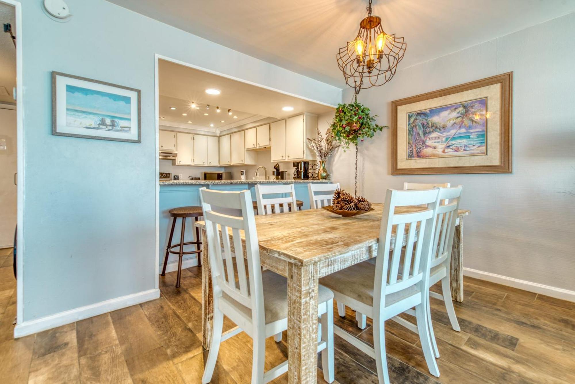 House C303 - Beachfront With Pool, Wifi, & Service Apartment