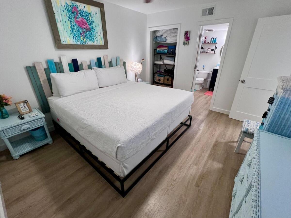 Apartment Pet Friendly Gulf Front Oasis With Service