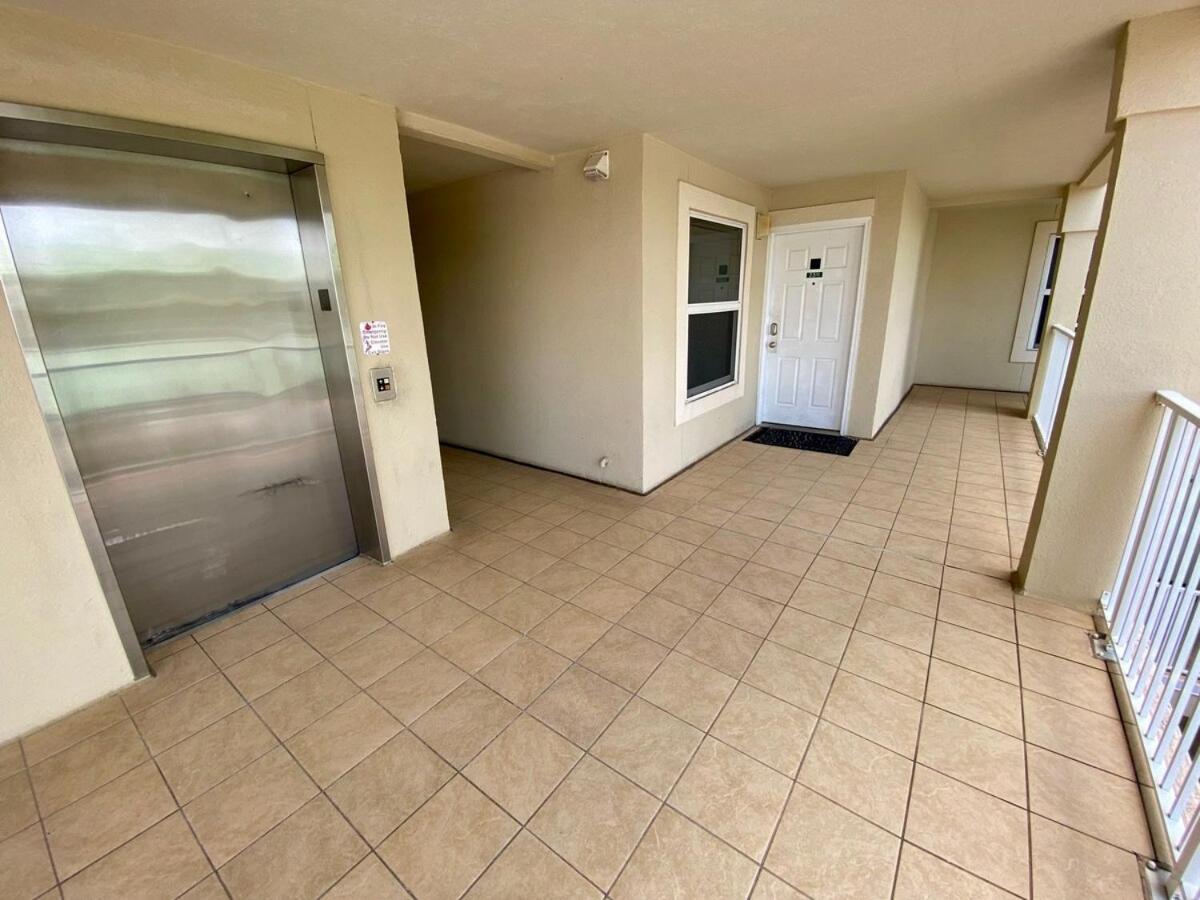 Pet Friendly Gulf Front Oasis With Service *