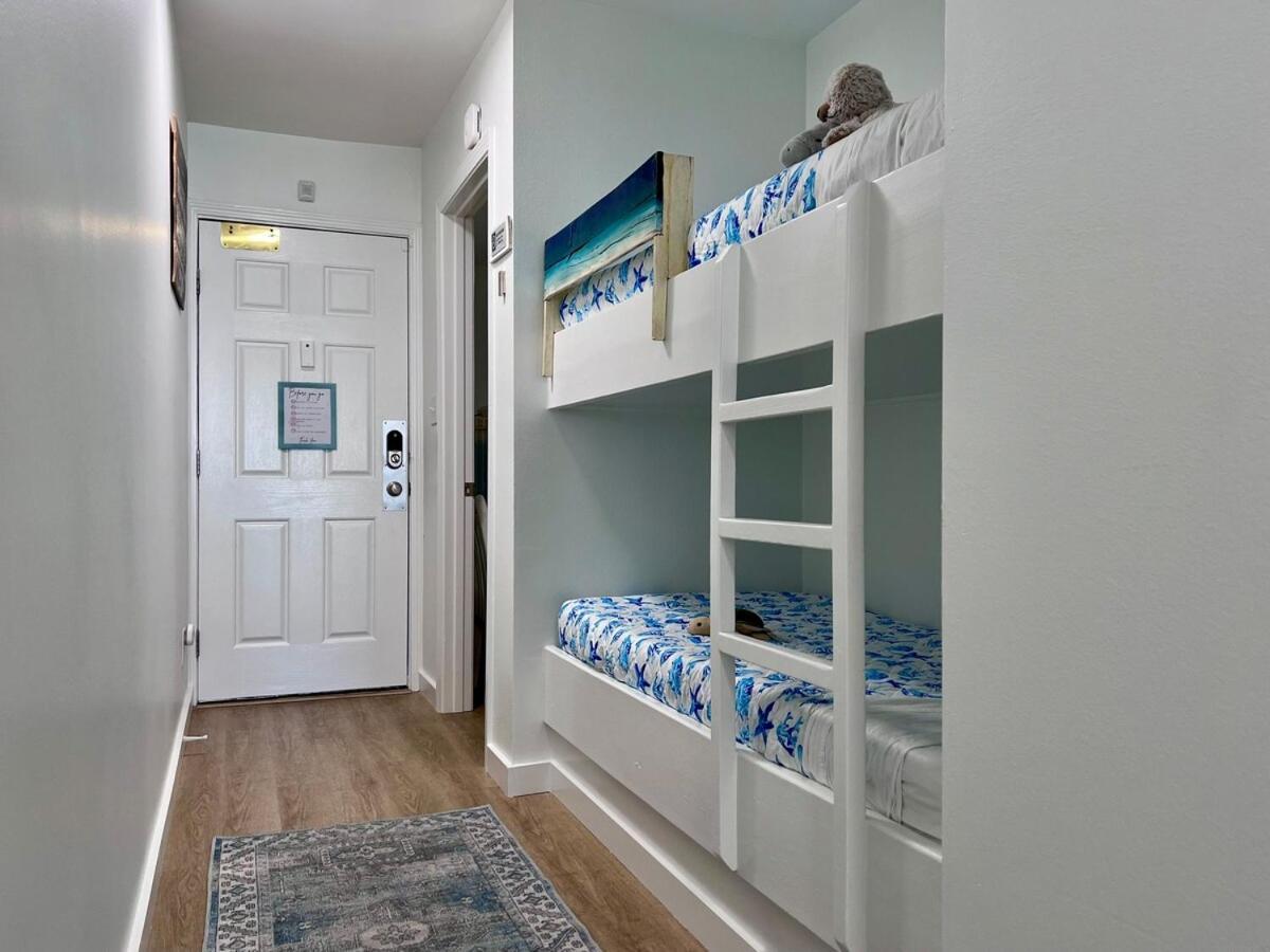 Pet Friendly Gulf Front Oasis With Service *