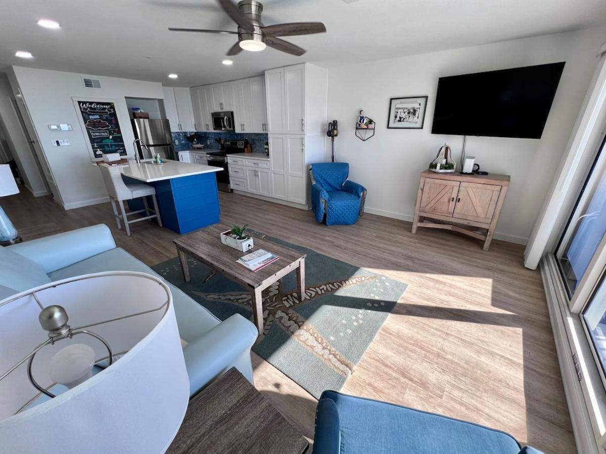 Pet Friendly Gulf Front Oasis With Service Apartment