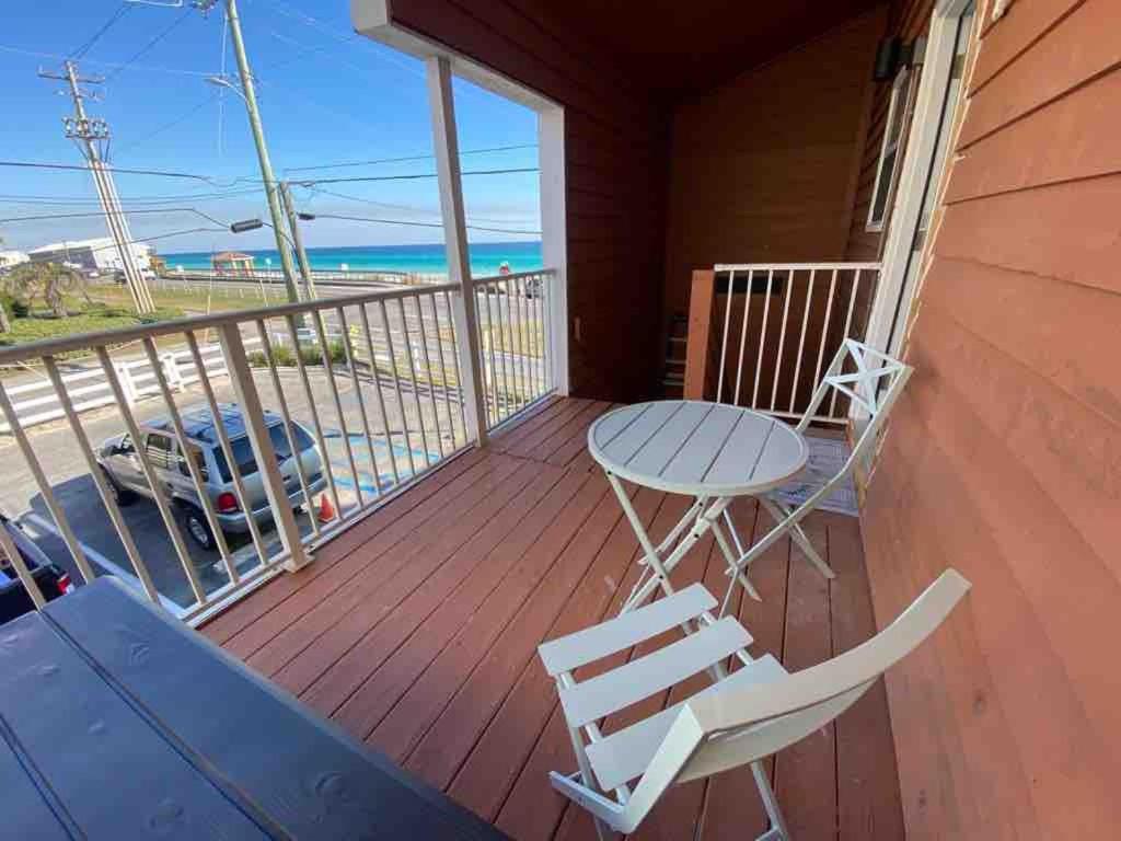 Cozy Beachfront Bliss With Ocean Views * Destin