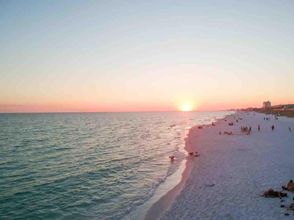 Apartment Cozy Beachfront Bliss With Ocean Views Destin