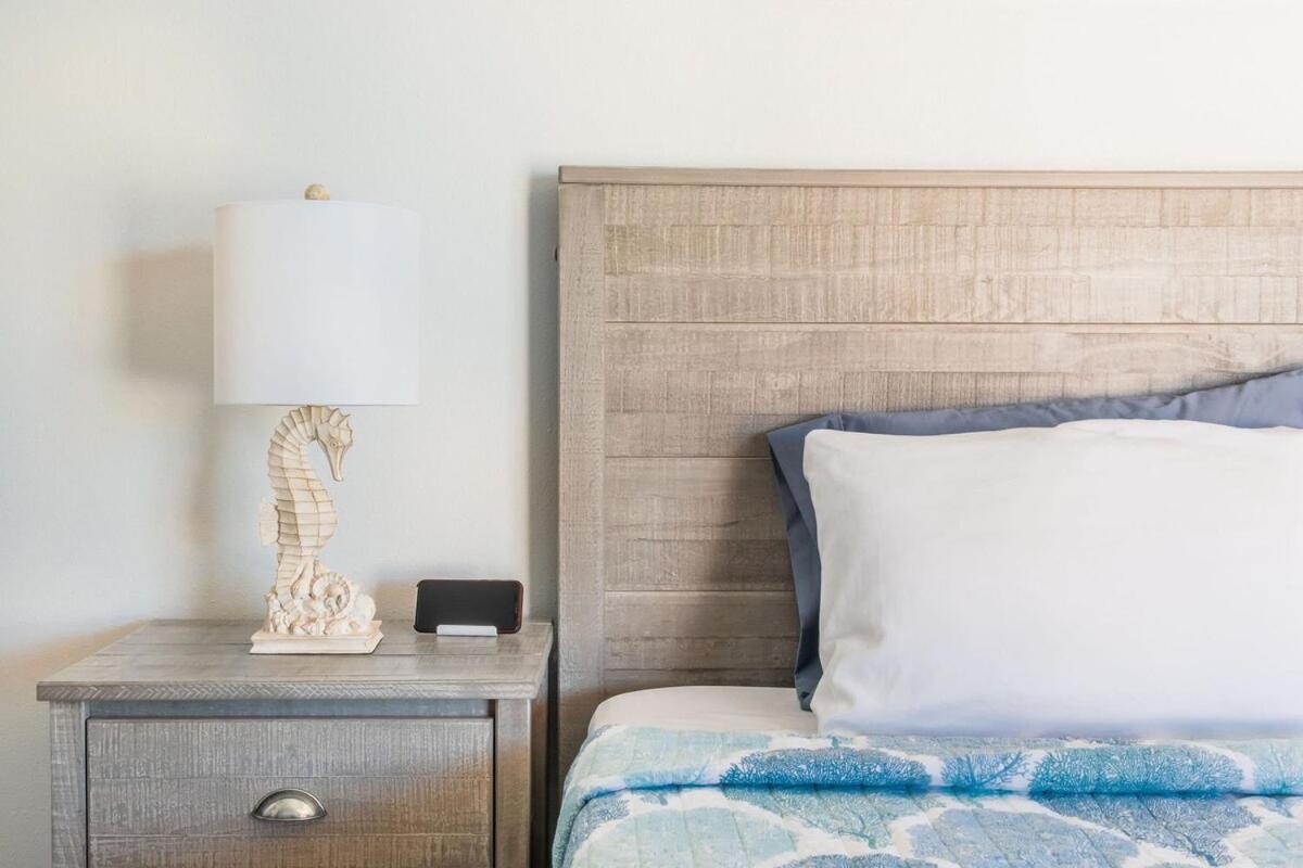Cozy Beachfront Bliss With Ocean Views Apartment