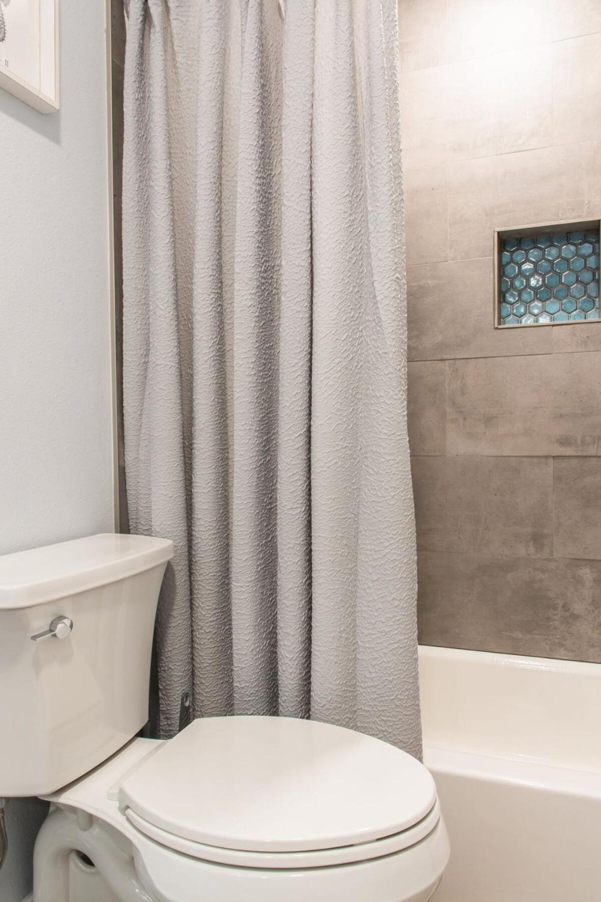 Cozy Beachfront Bliss With Ocean Views Destin