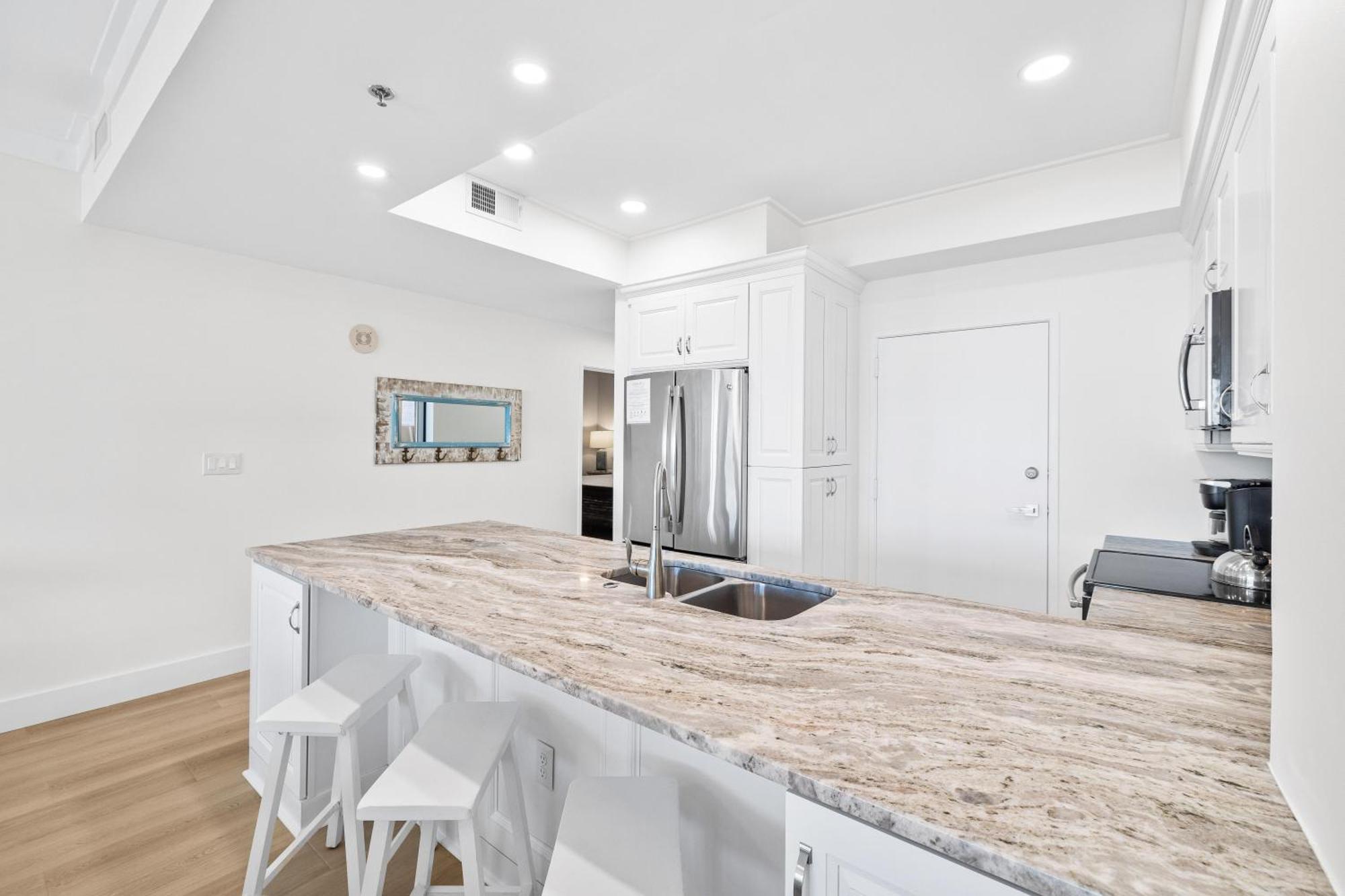 Tides 204-205 Lockout Holiday home