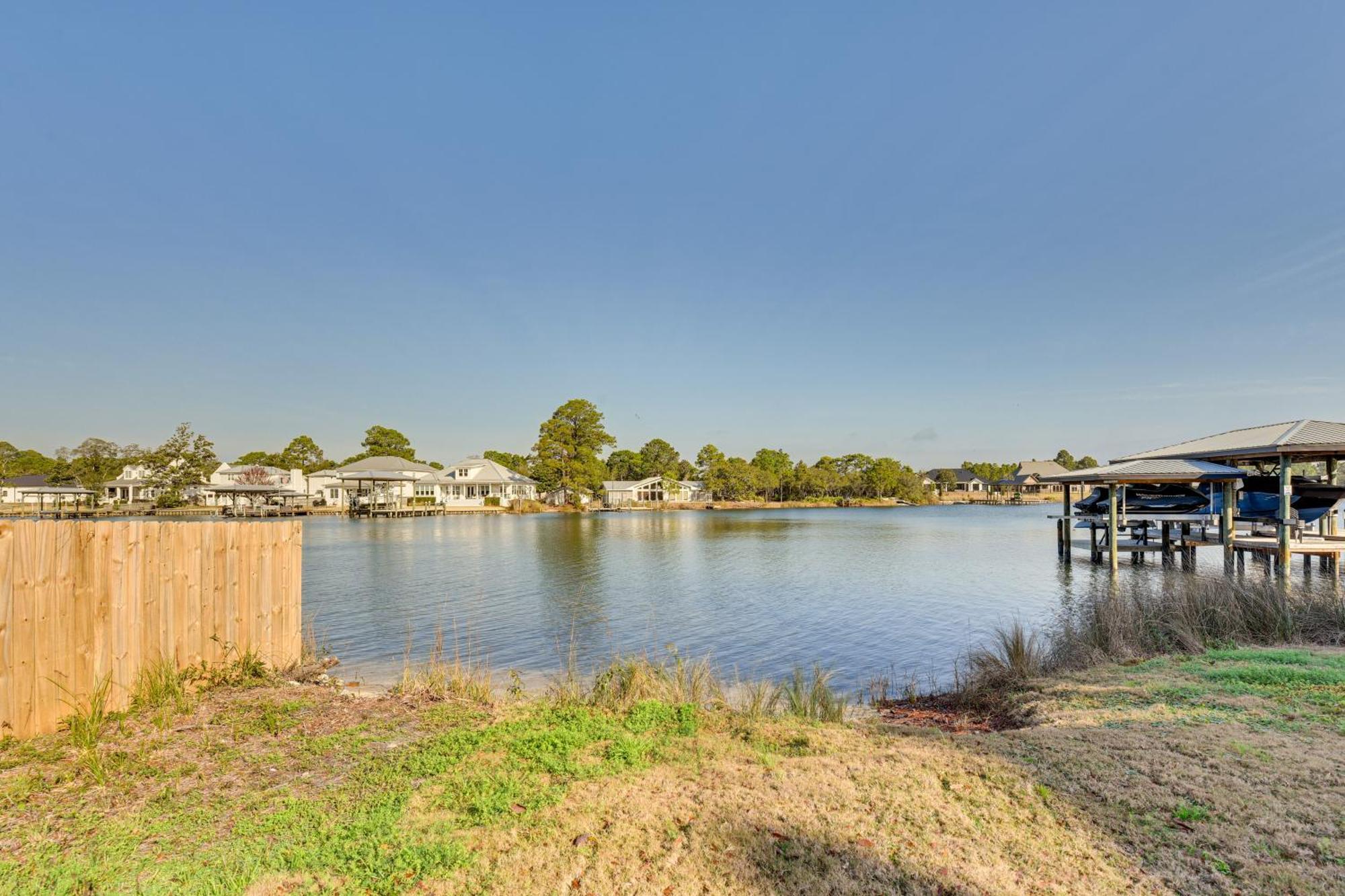 Walk To Choctawhatchee Bay Santa Rosa Home!