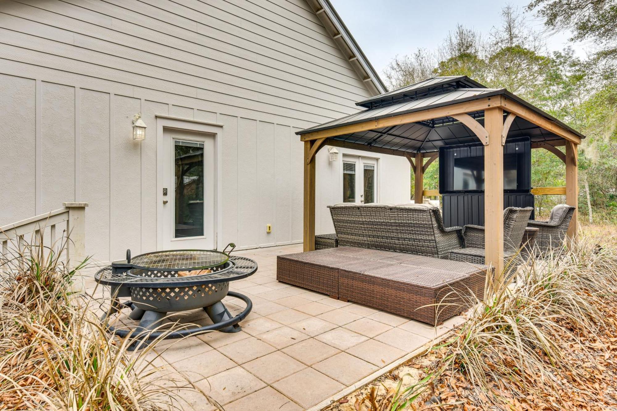 Walk To Choctawhatchee Bay Santa Rosa Home! * Destin