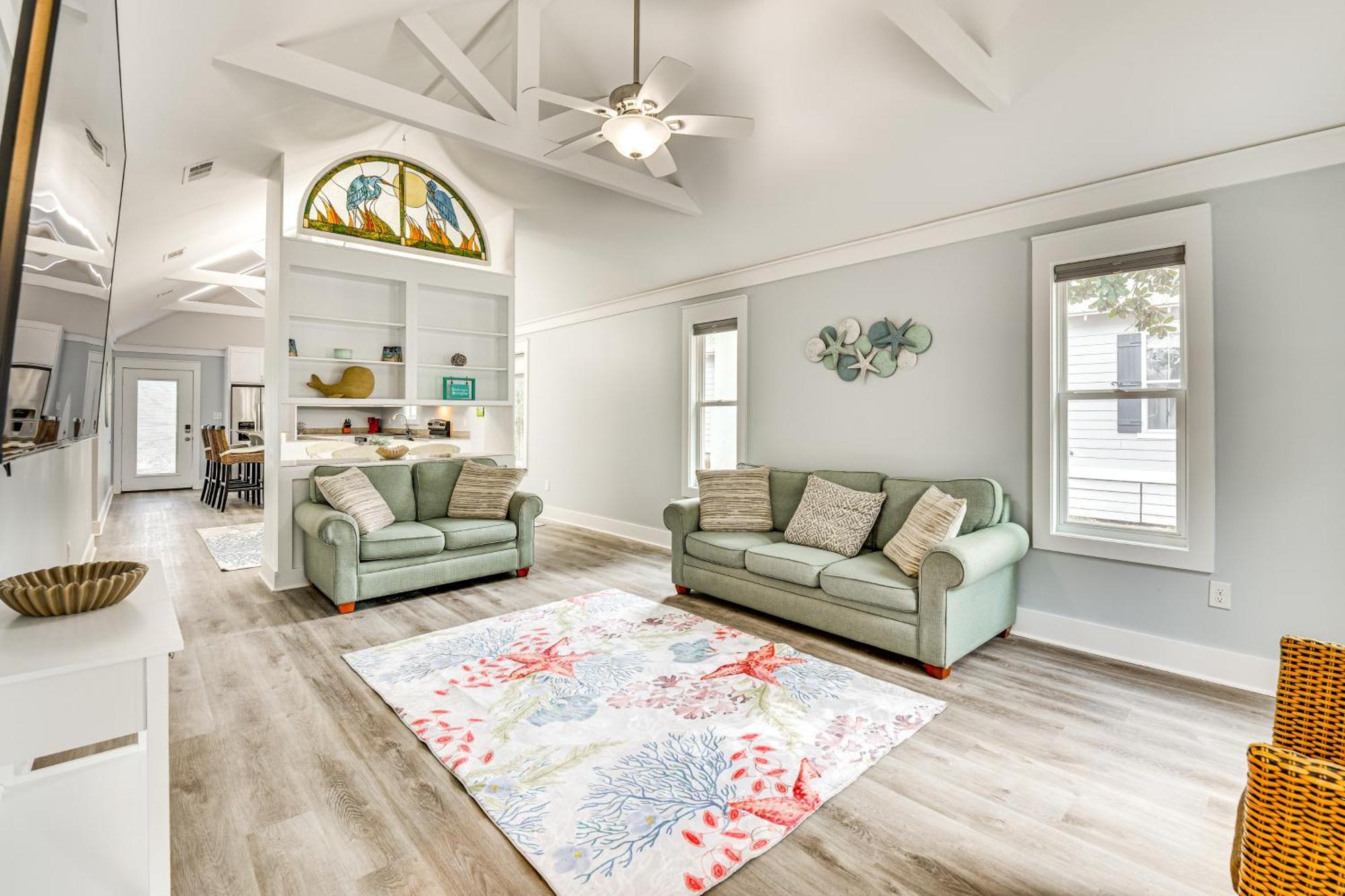 Walk To Choctawhatchee Bay Santa Rosa Home! Holiday home