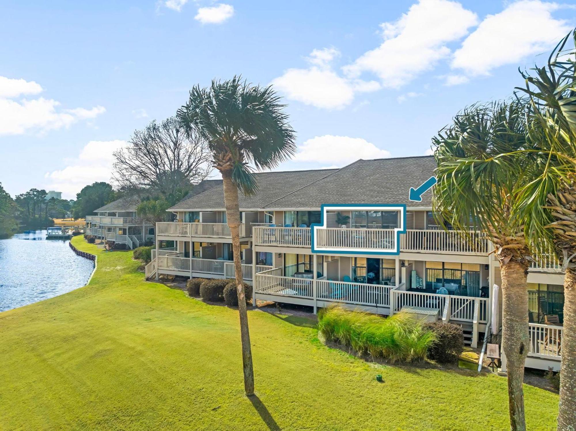 823 Harbour Point