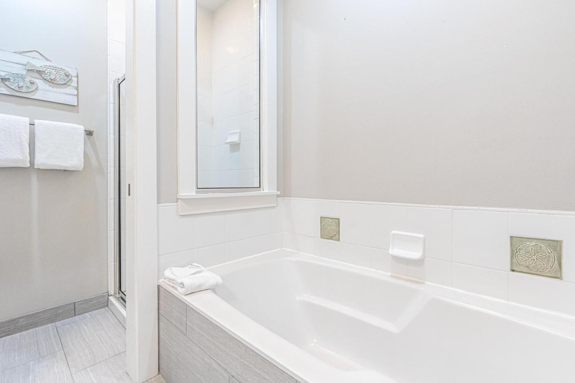 1358 Laurel Grove *