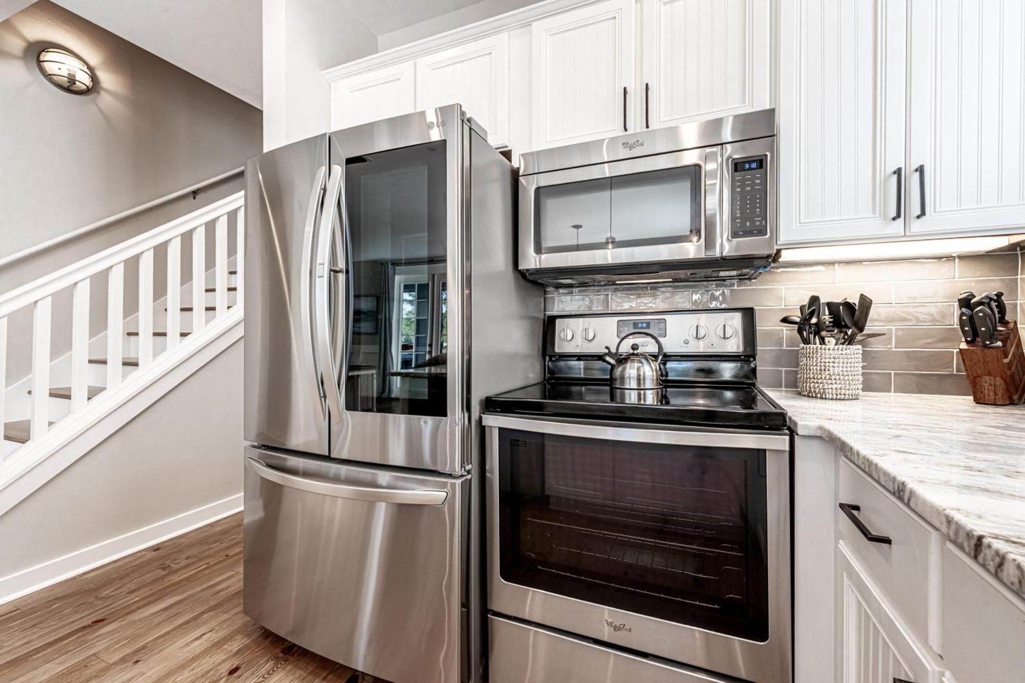 1358 Laurel Grove *