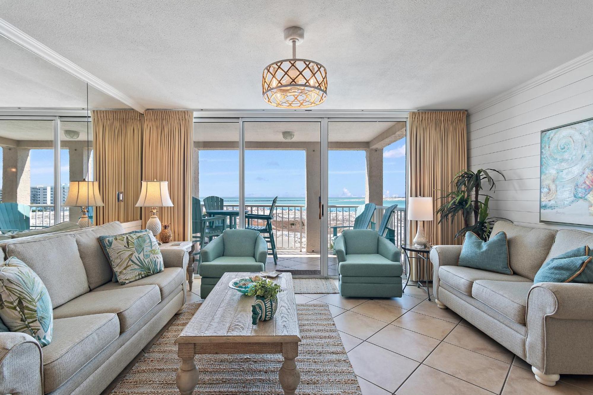 Magnolia House 504 At Pointe Apartment