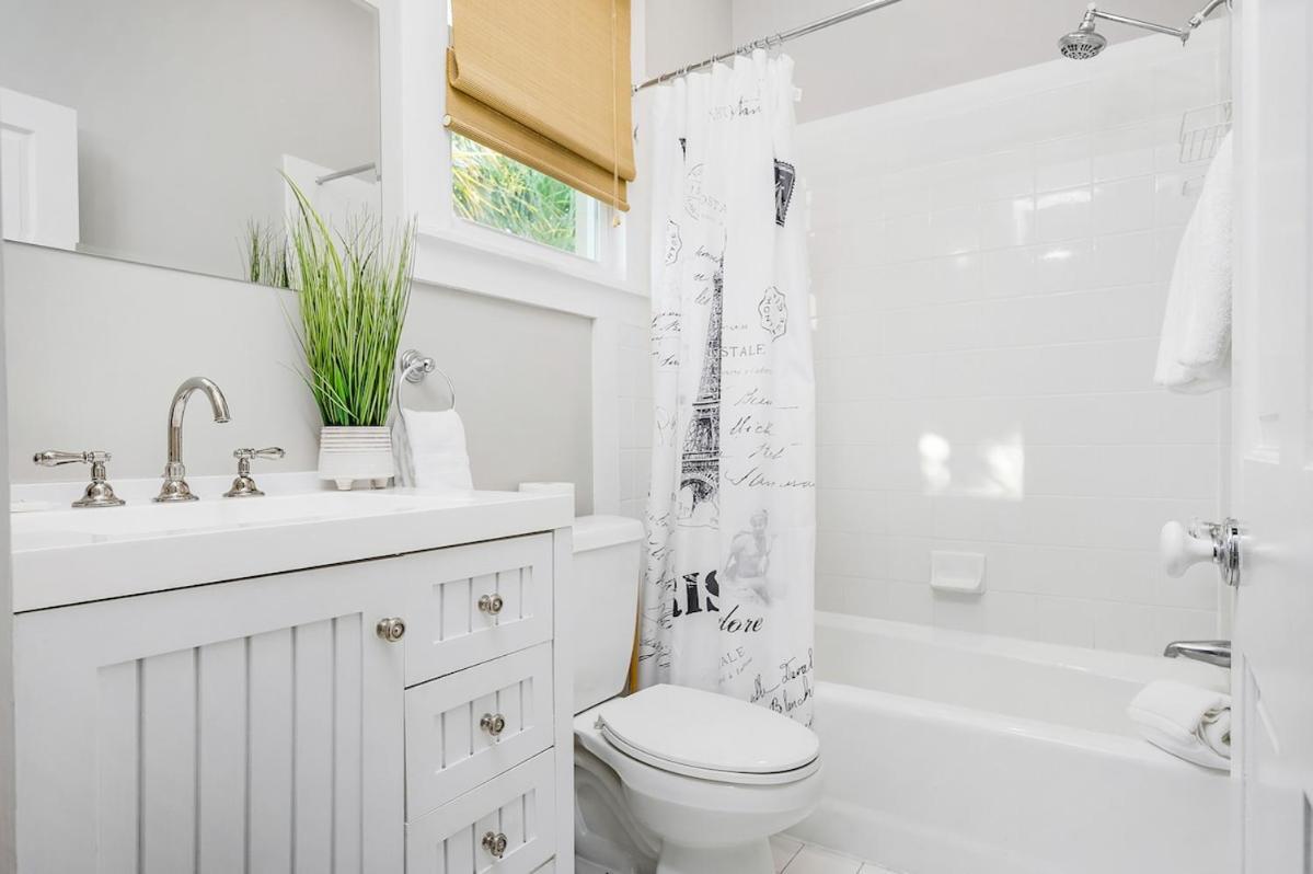 Luxury 3br Gated - Infinity Pool, Walk To Private - Vet-owned! *