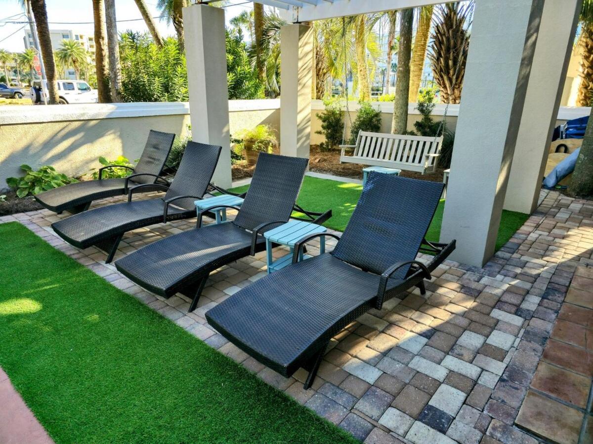 Luxury 3br Gated - Infinity Pool, Walk To Private - Vet-owned! *