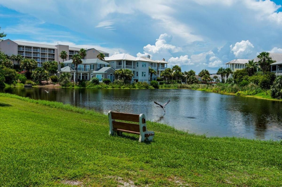 Holiday home Luxury 3br Gated - Infinity Pool, Walk To Private - Vet-owned!