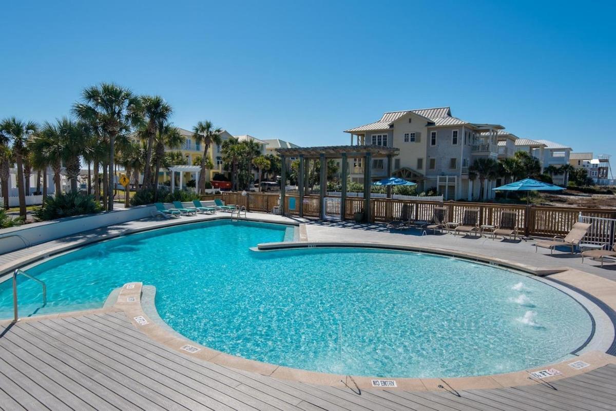 Holiday home Luxury 3br Gated - Infinity Pool, Walk To Private - Vet-owned! *
