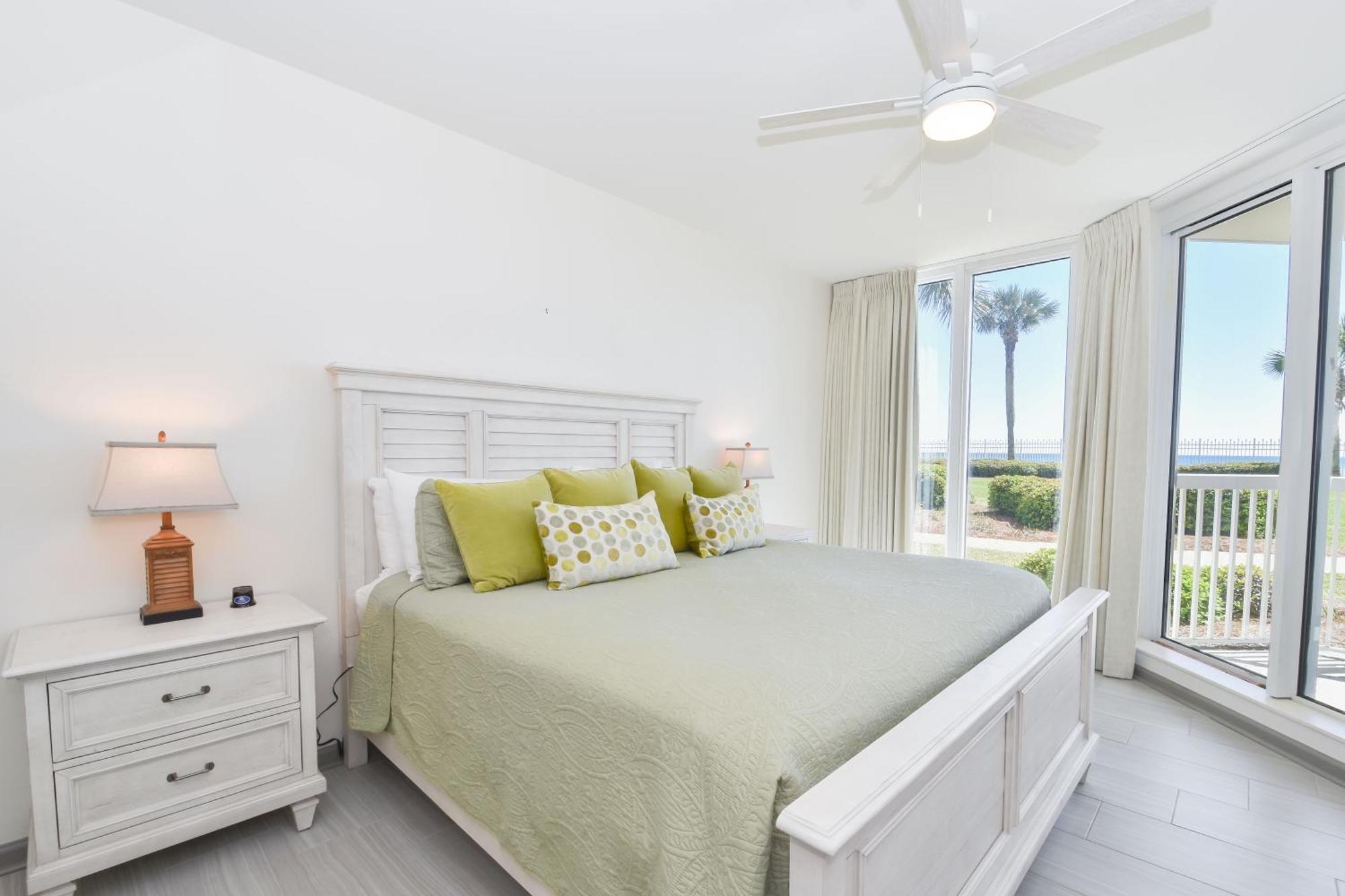 Silver Towers E102 Apartment *