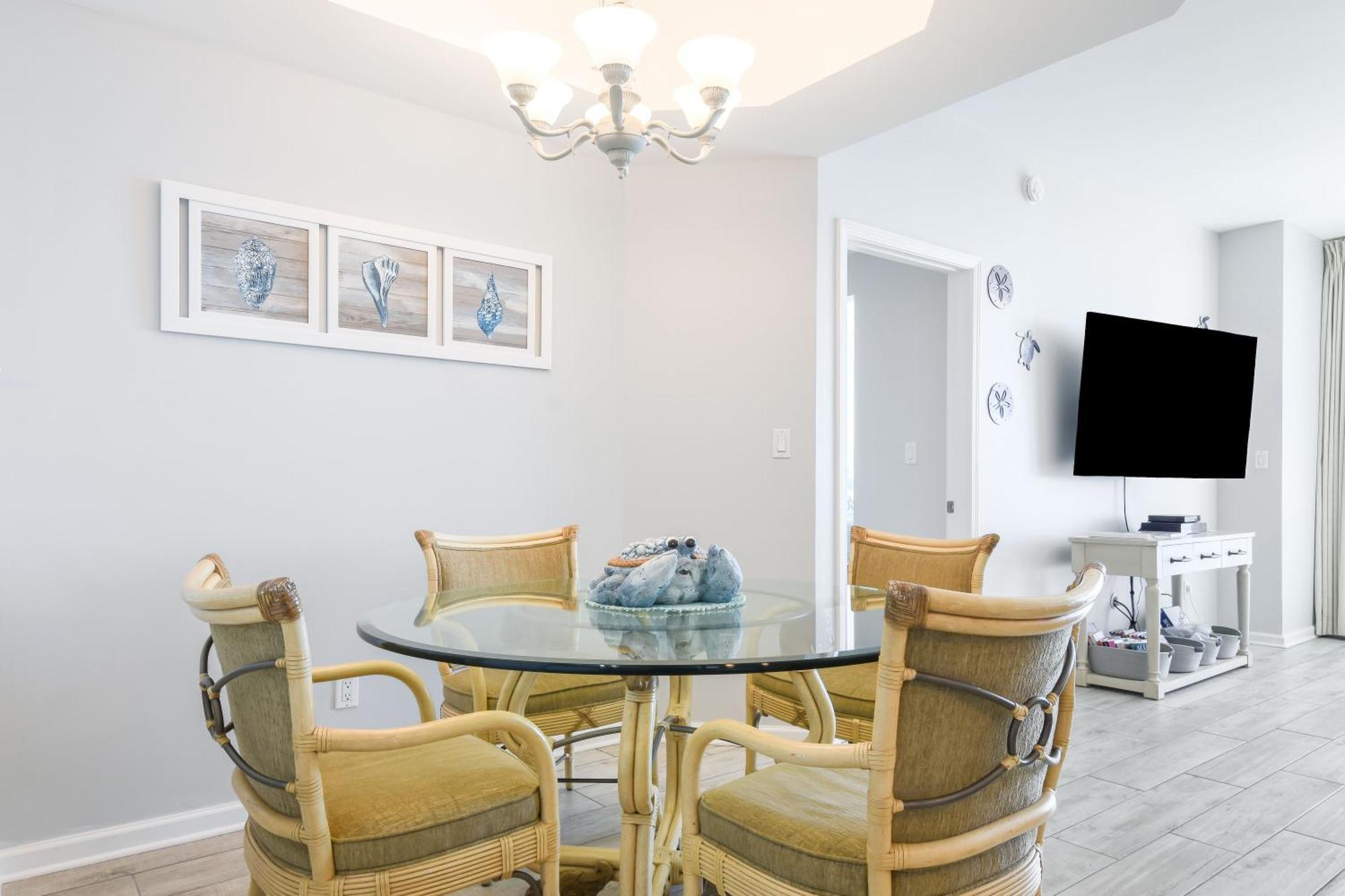 Silver Towers E1405 Apartment *