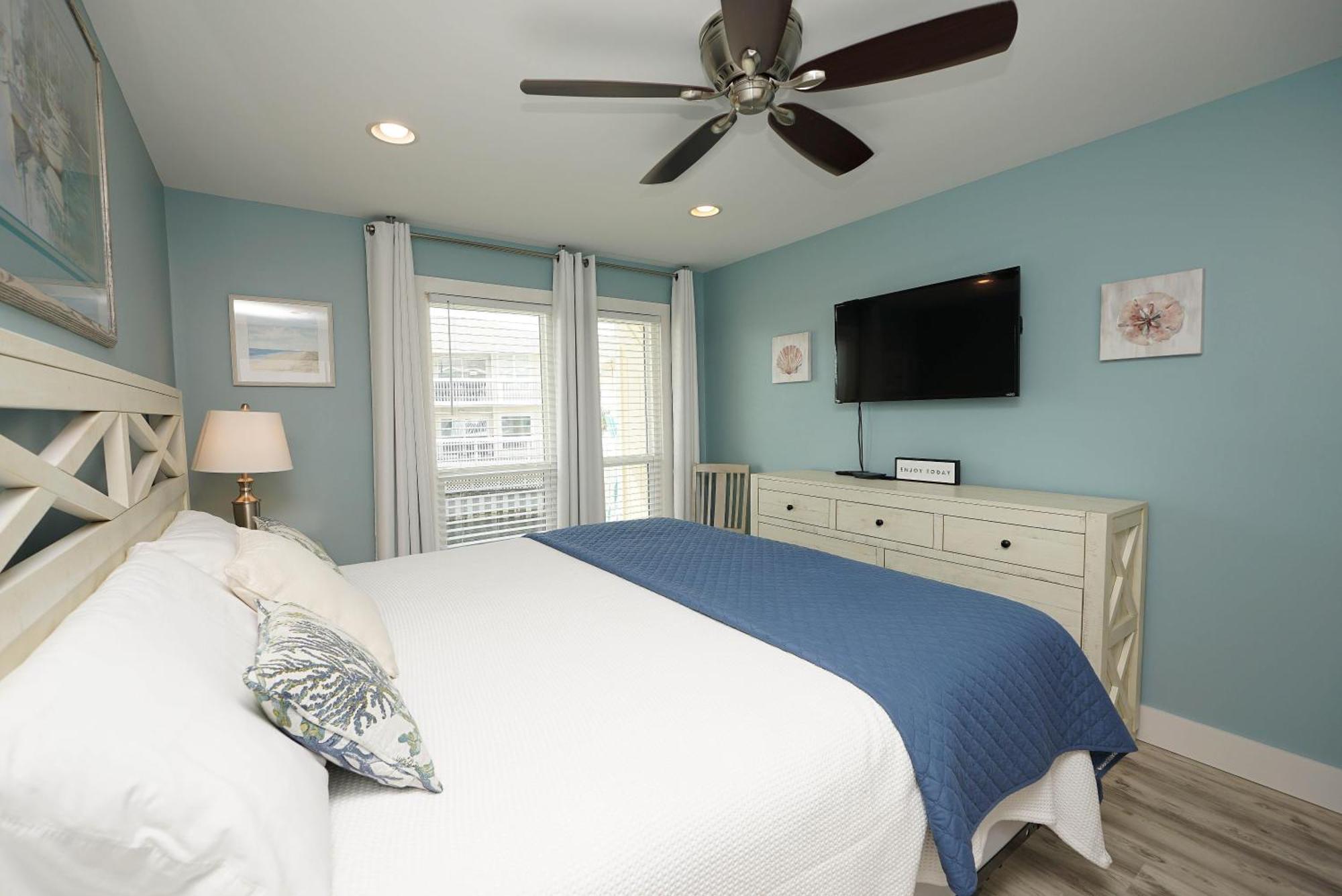 Sandpiper Cove 1048 *