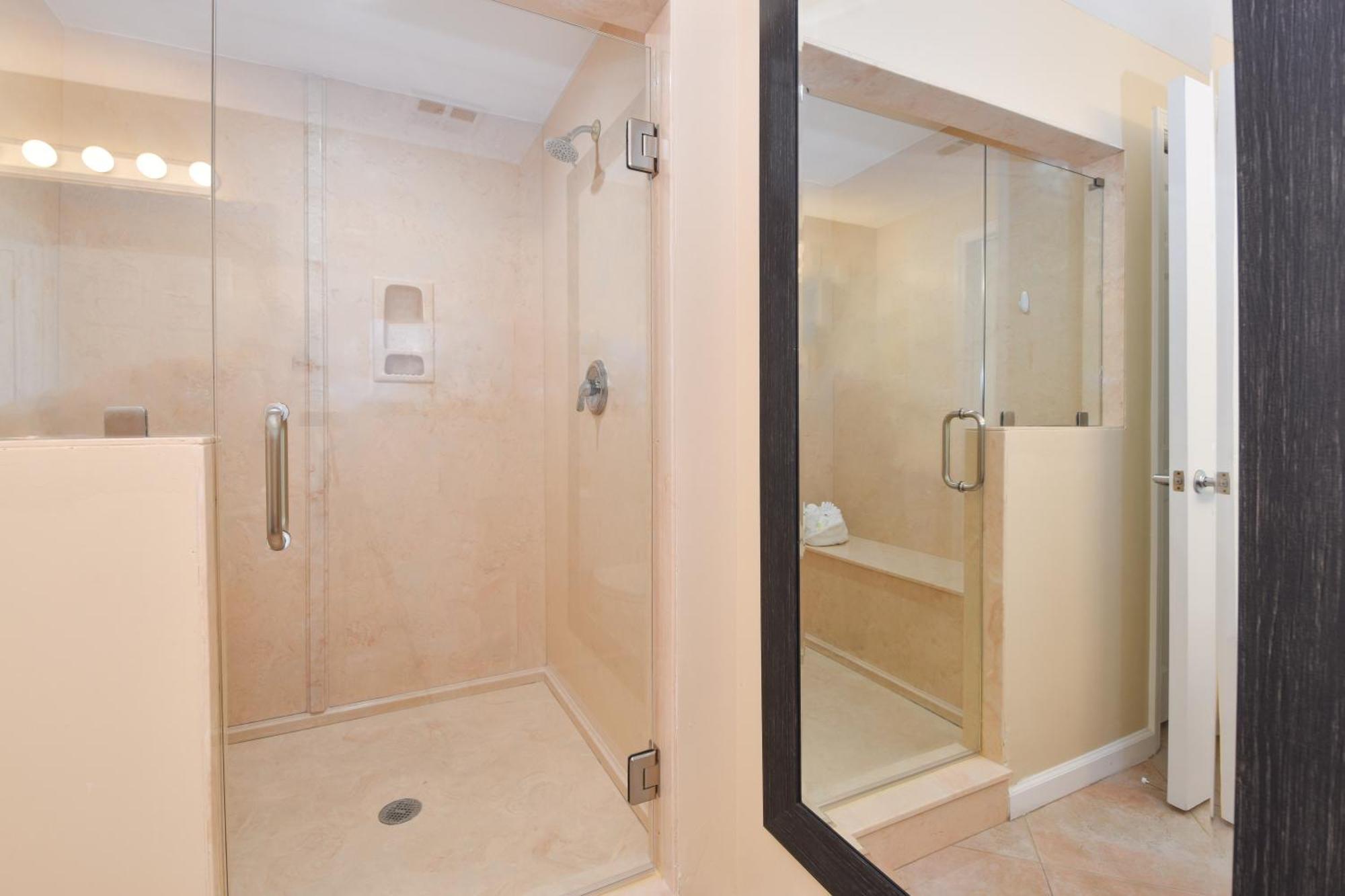 Silver Towers E802 *