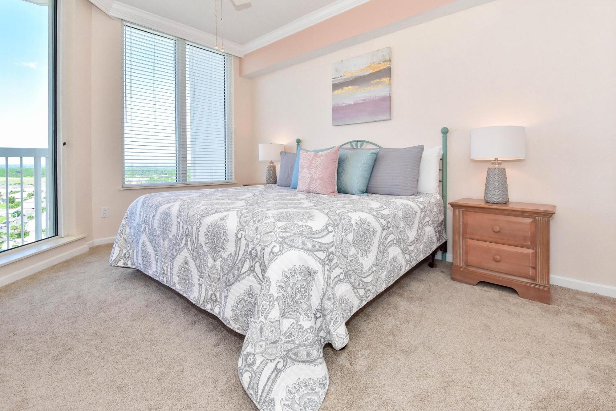 Silver Towers E1606 Apartment