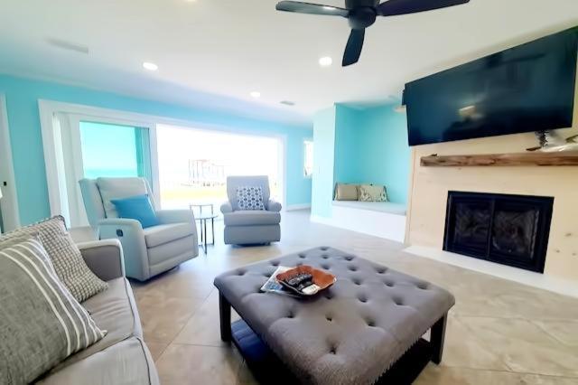 Hidden Gem With New Patio And Private Dock Holiday home Destin