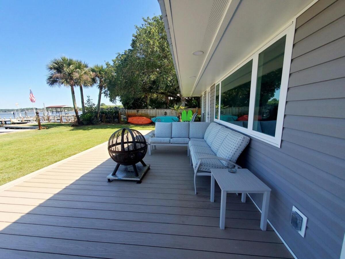 Hidden Gem With New Patio And Private Dock Destin