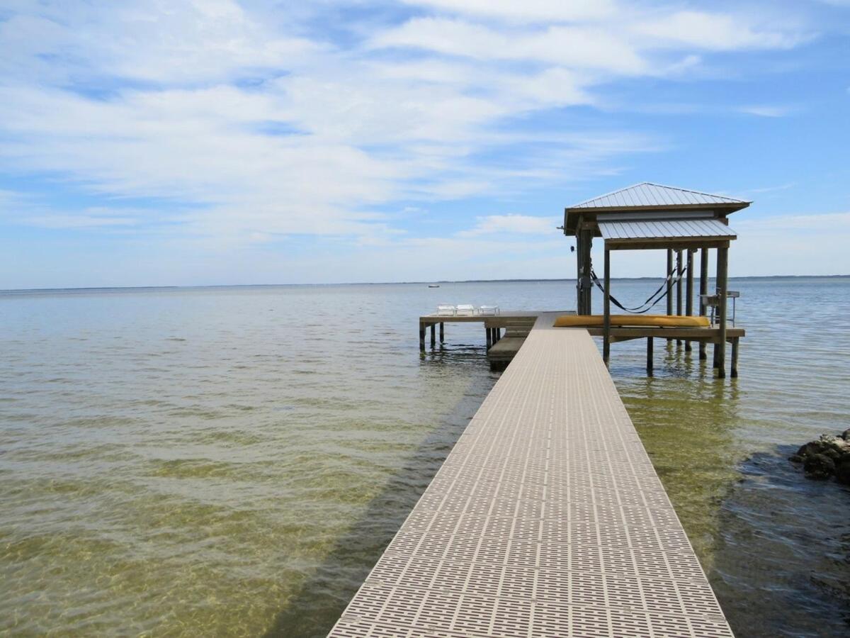 Holiday home Hidden Gem With New Patio And Private Dock *