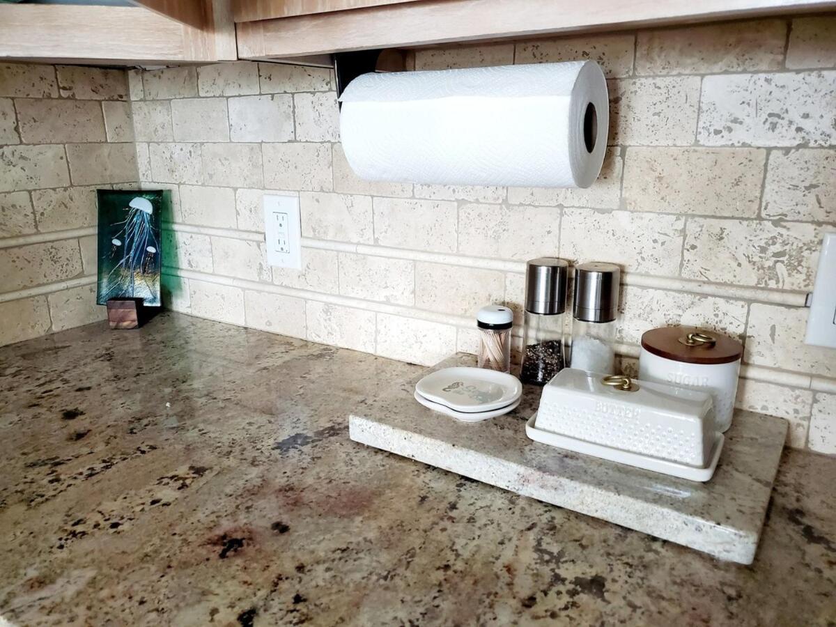 Hidden Gem With New Patio And Private Dock Destin