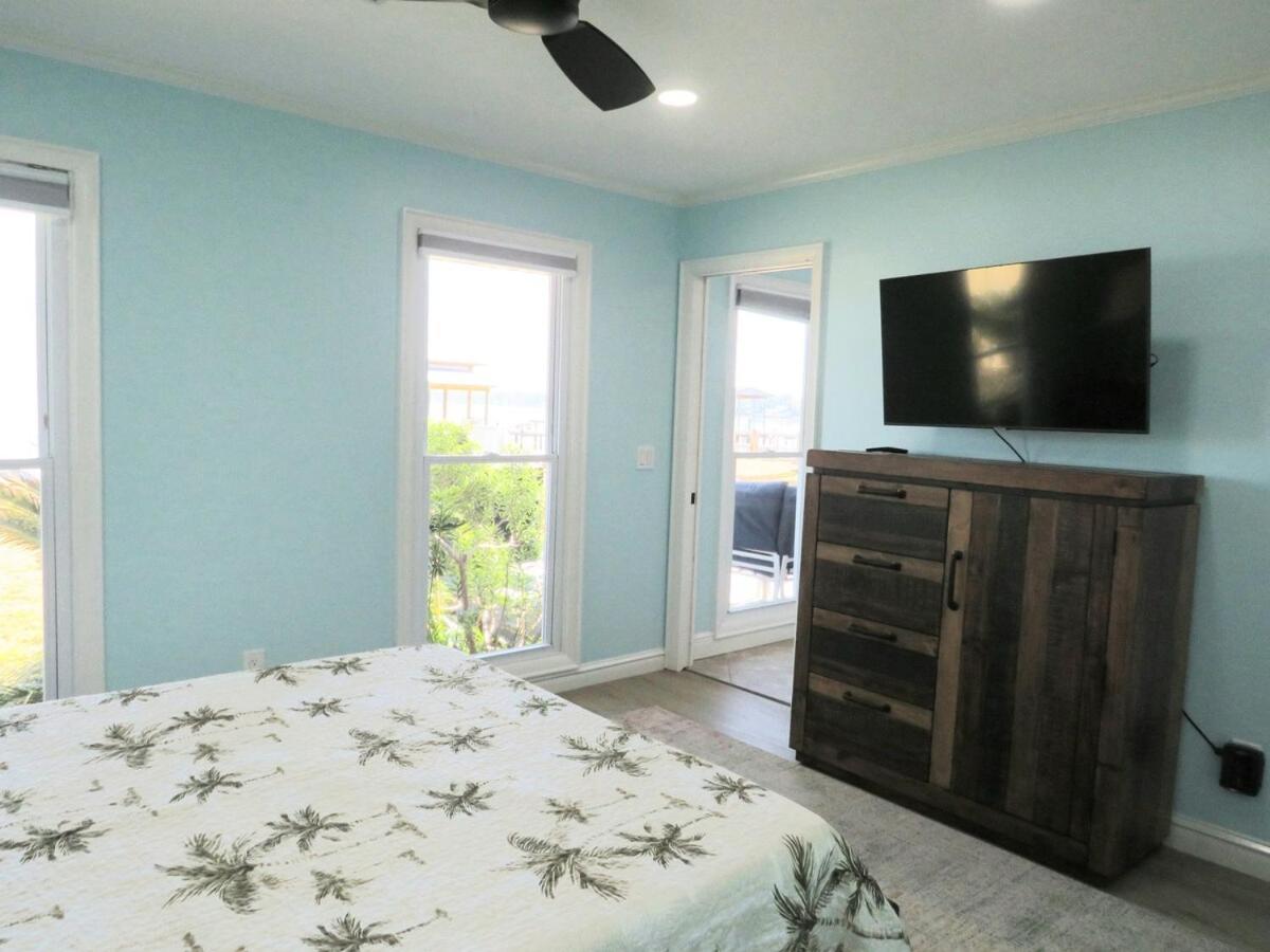 Hidden Gem With New Patio And Private Dock