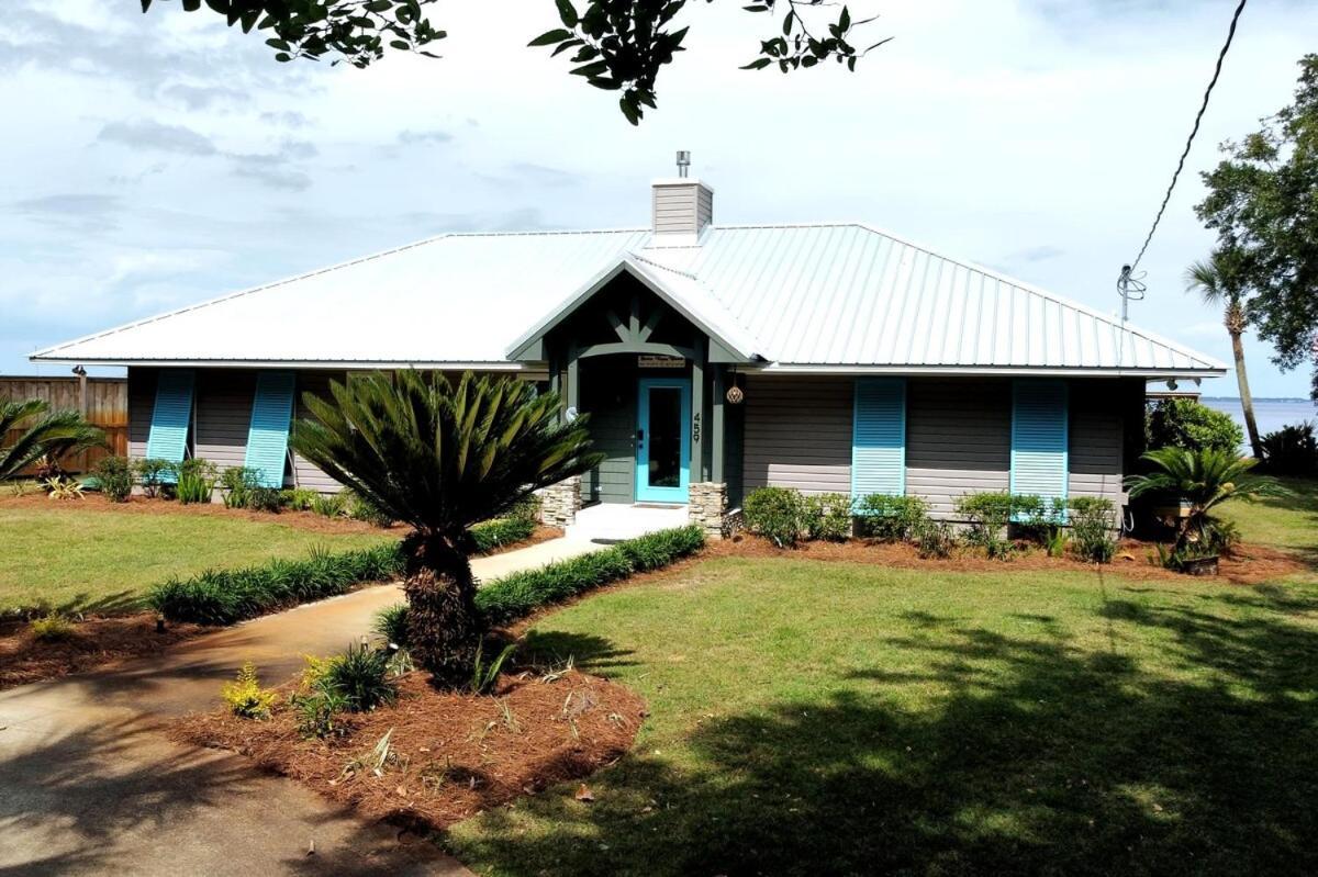 Hidden Gem With New Patio And Private Dock Holiday home Destin