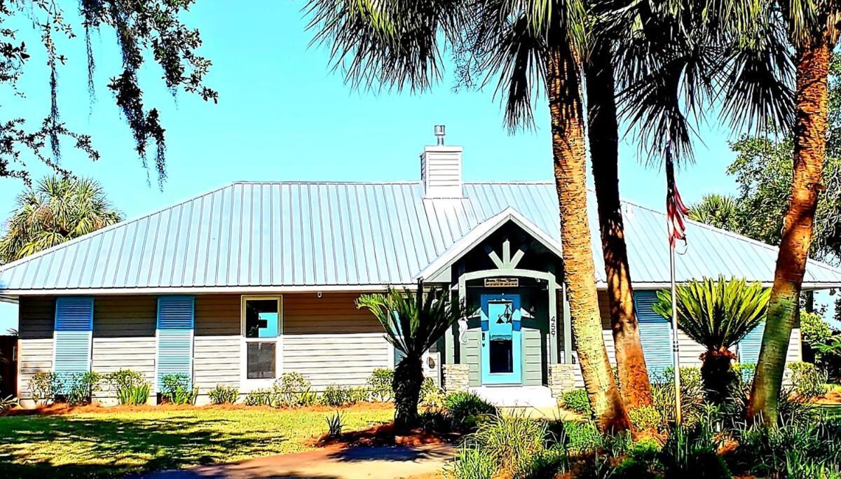 Hidden Gem With New Patio And Private Dock Destin