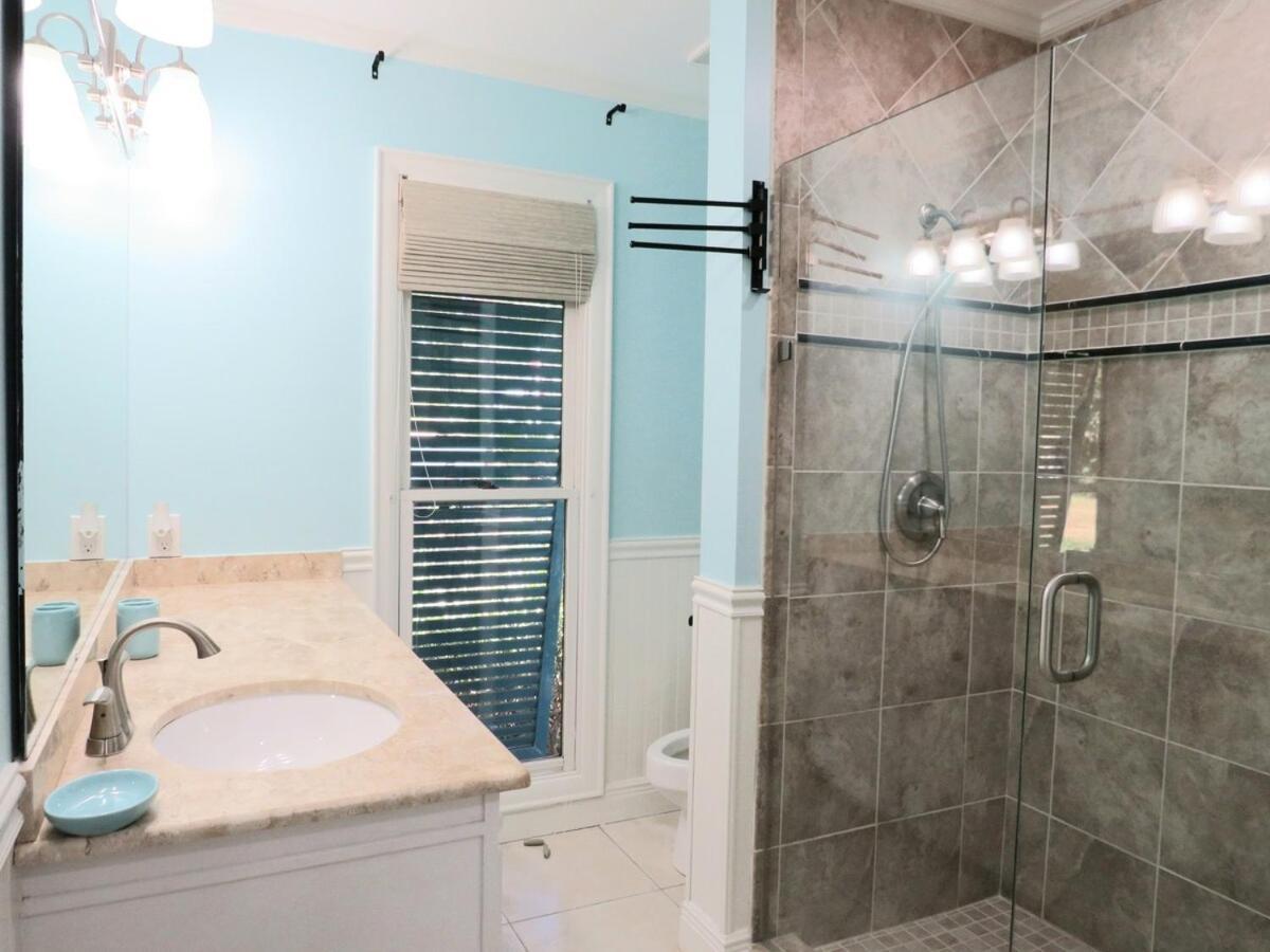 Hidden Gem With New Patio And Private Dock