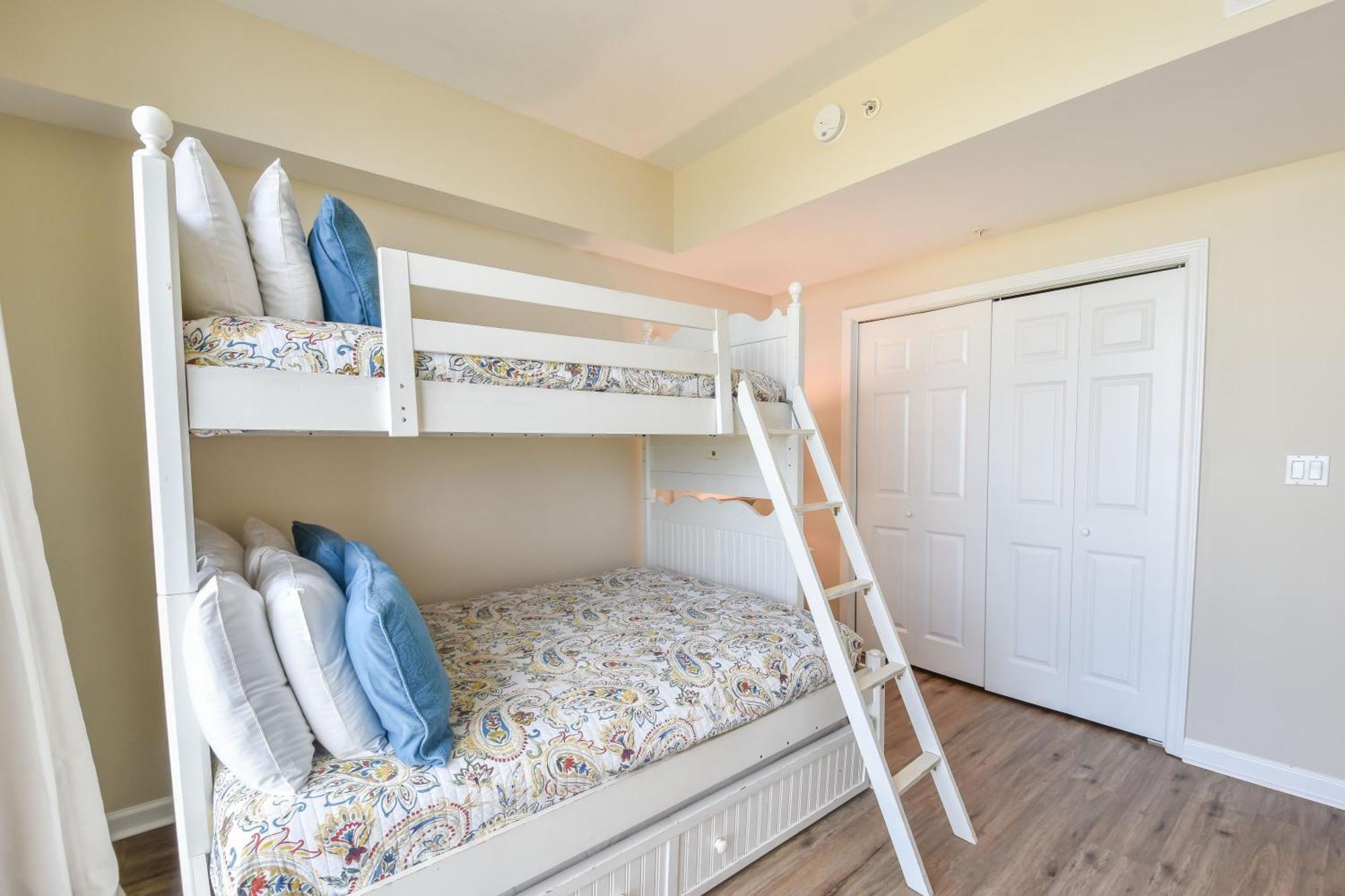 Silver Towers W1203 Apartment *