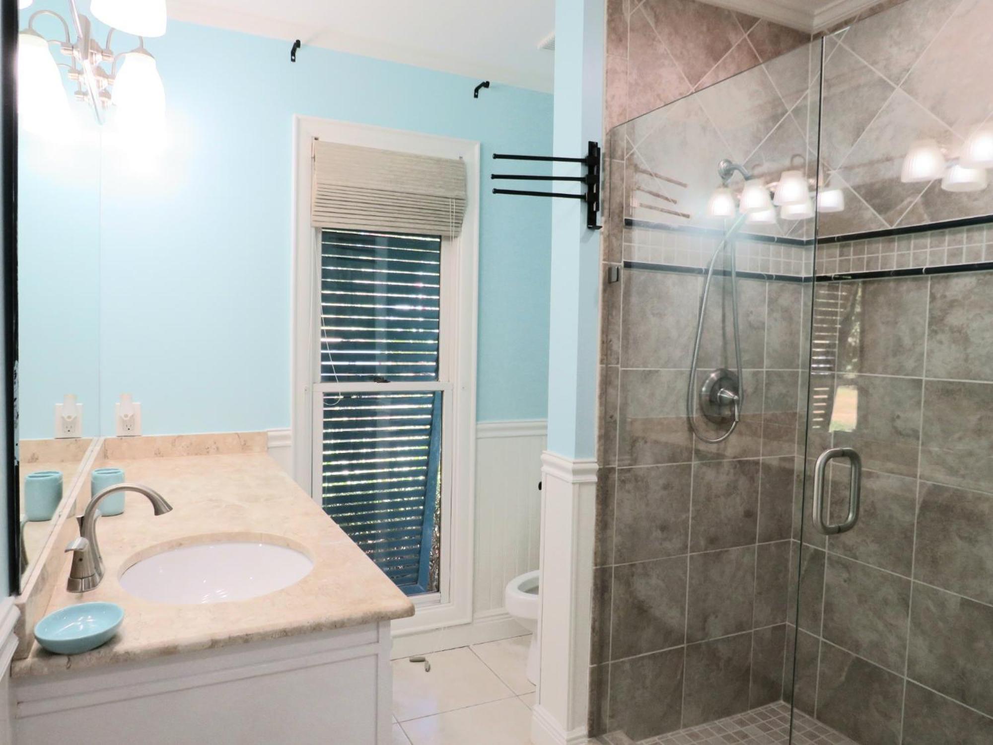 Hidden Gem With New Patio And Private Dock Holiday home *