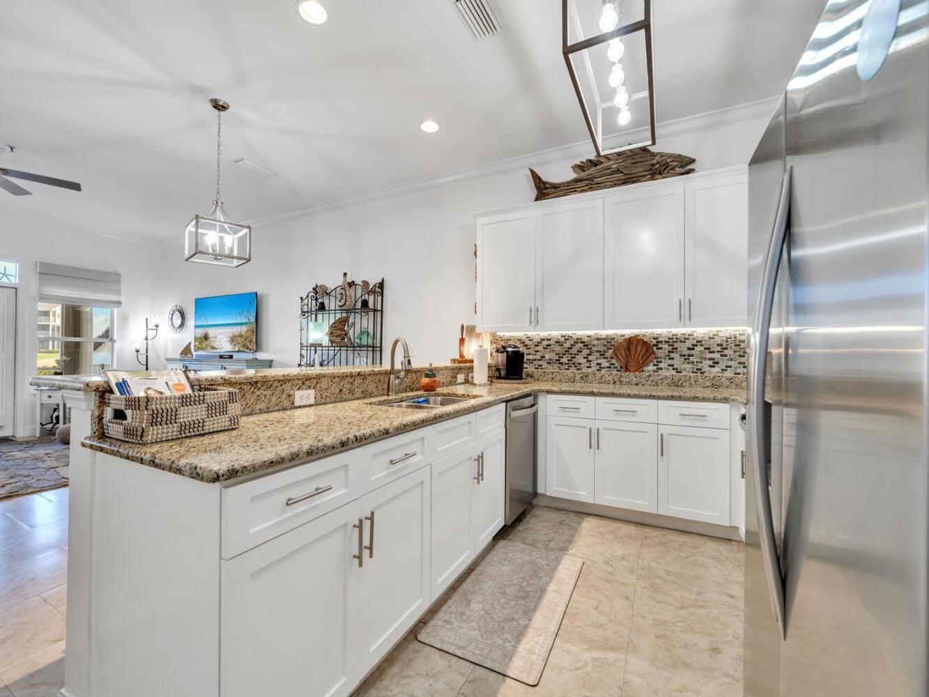 Lakefront 402 Holiday home