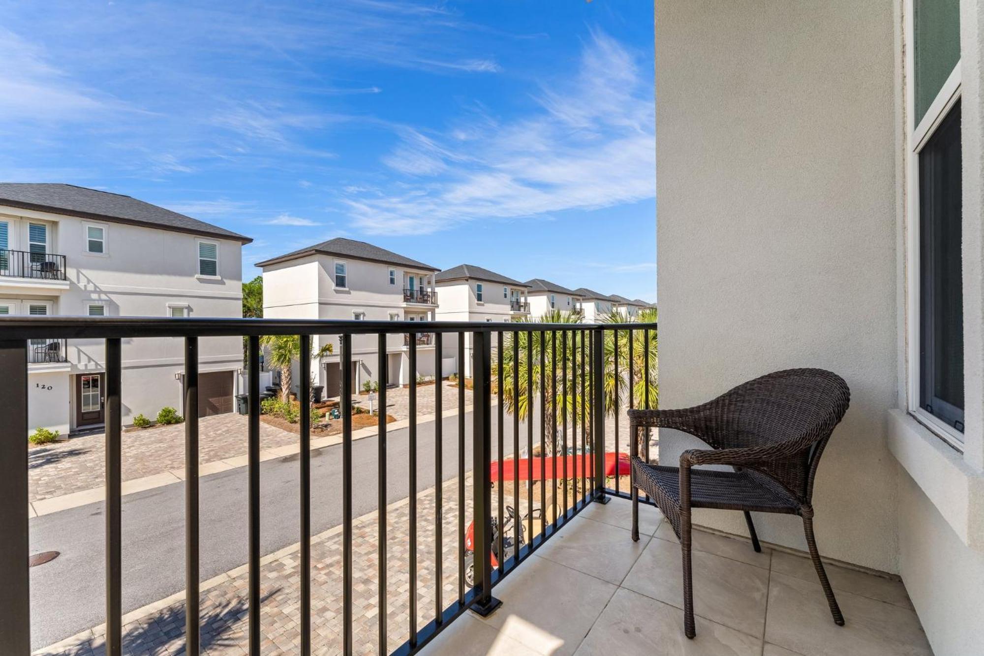 Shellebrate Chateau With Lsv And Heated Pool Holiday home *