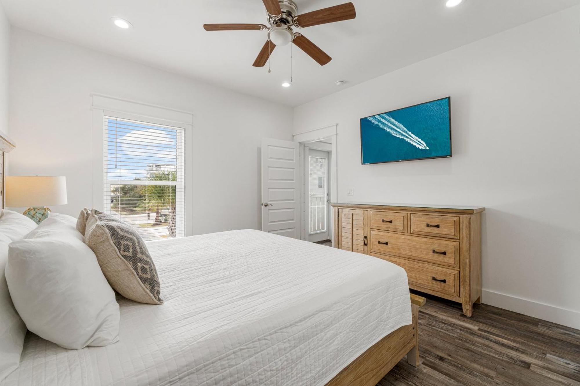Get Your Sun With Jetted Pool And Game Destin