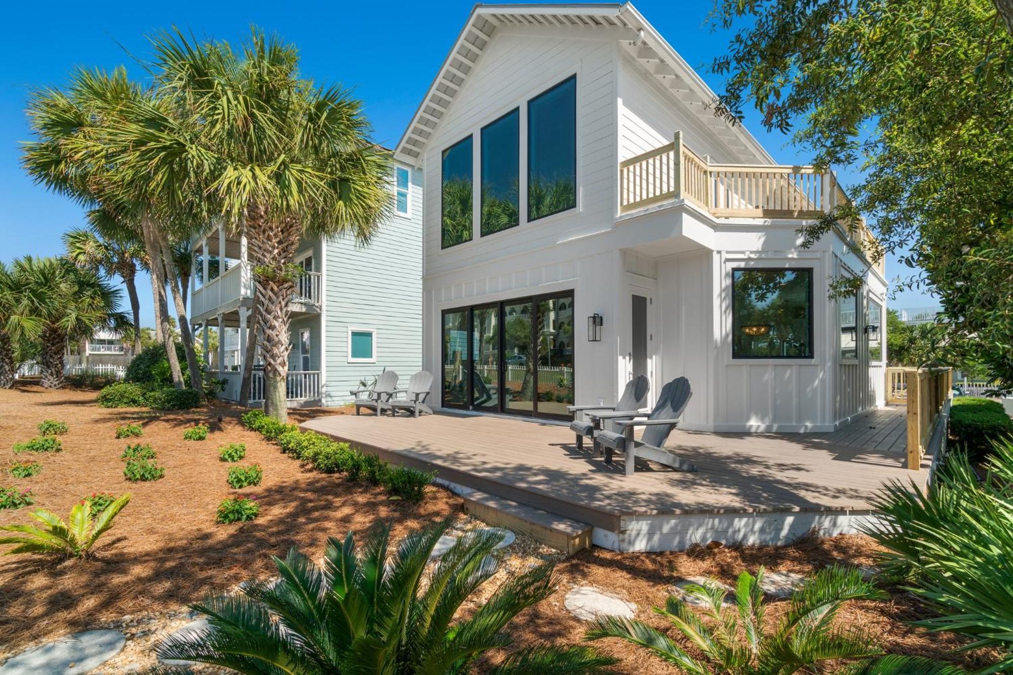 The 19th Hole With Pool And Chair Setup Holiday home *