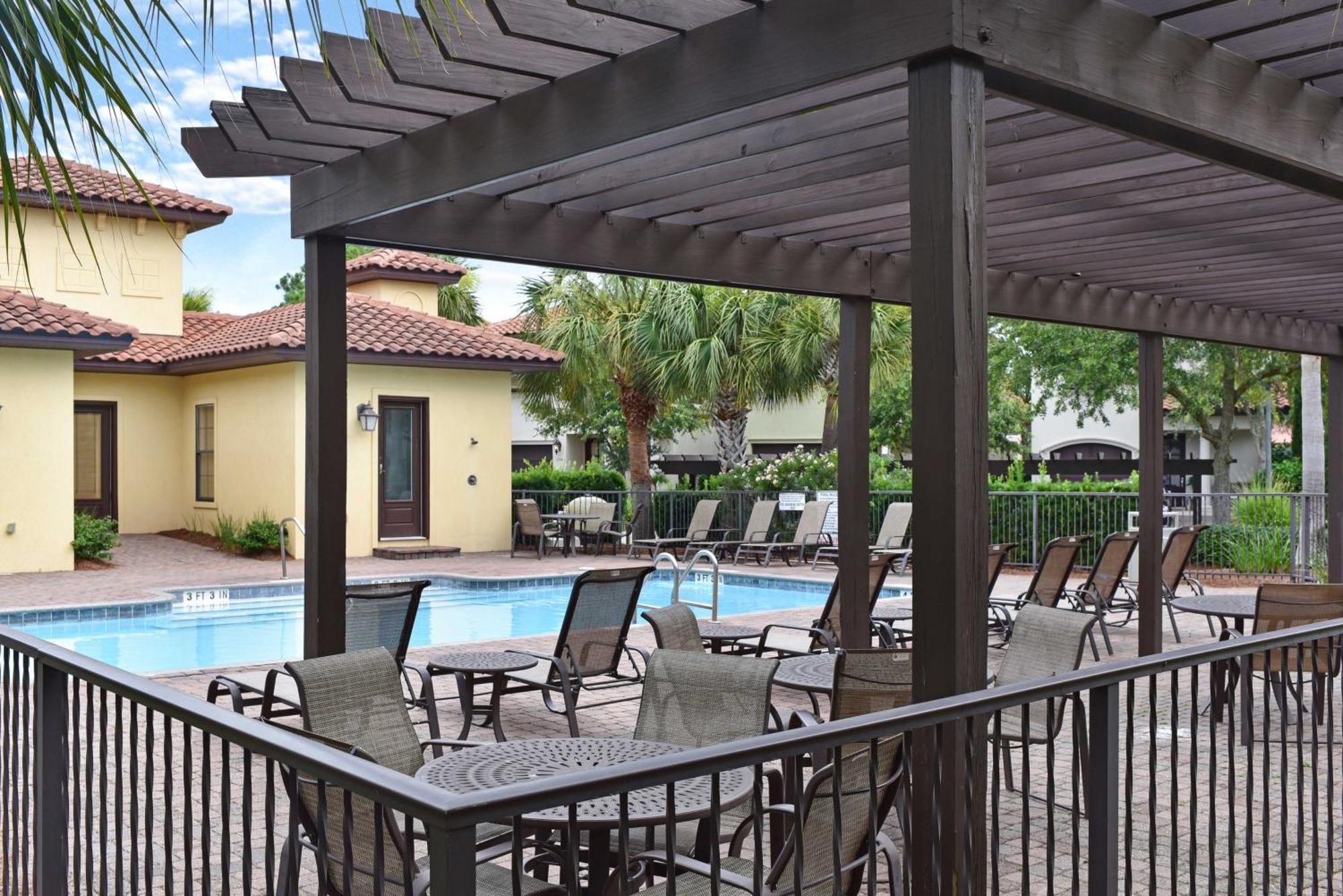 Holiday home Venetian Boardwalk With Lsv And Pool *