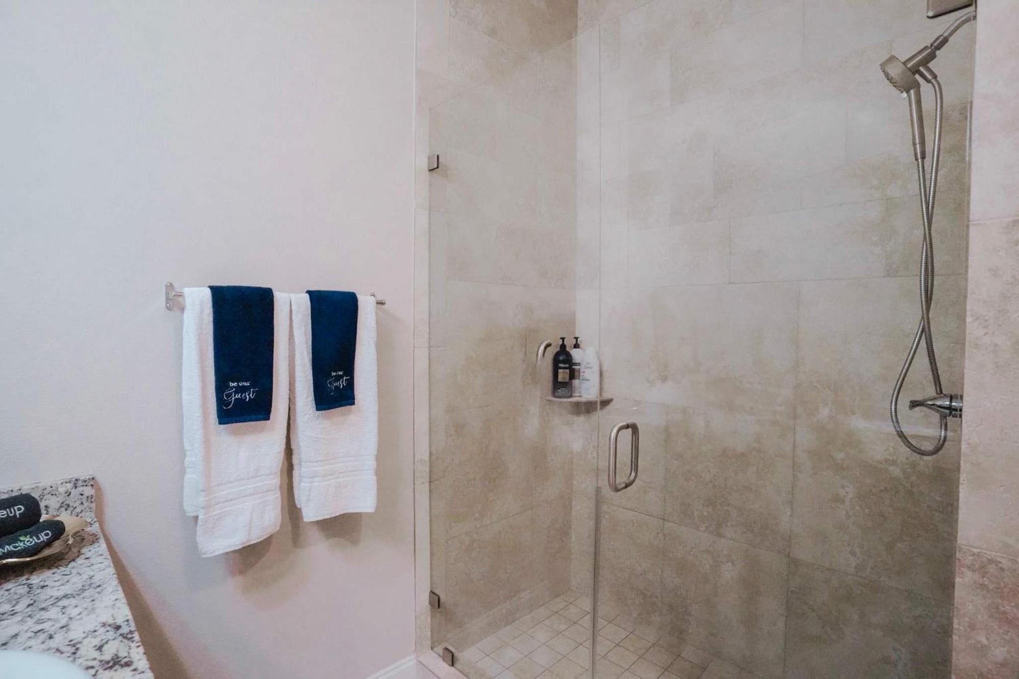 Holiday home Beachside Bliss- Is Minutes From Pool Hot Tub Near Golf Destin