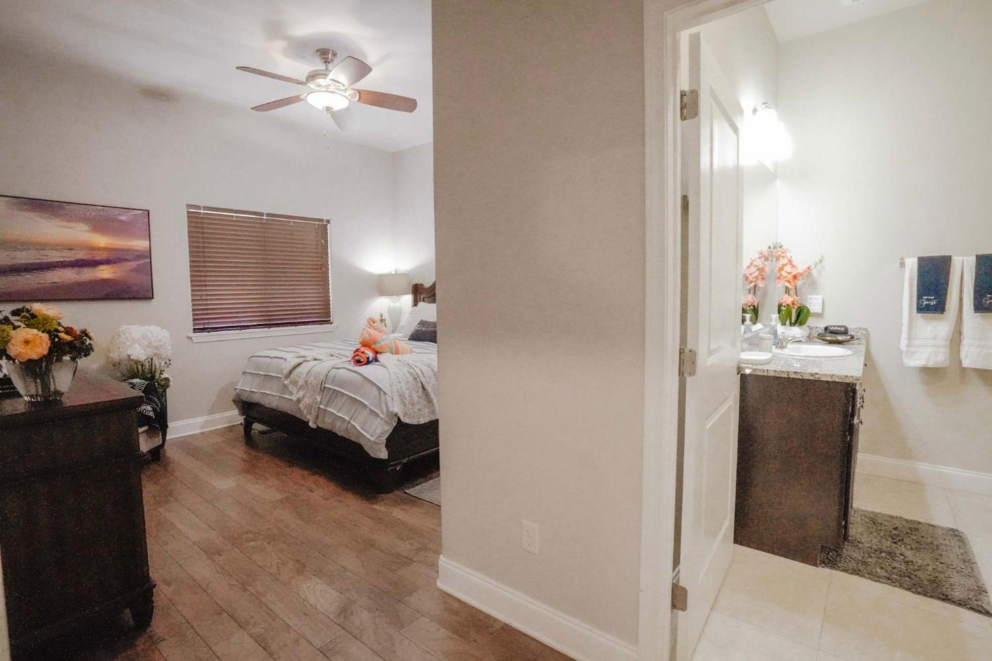 Holiday home Beachside Bliss- Is Minutes From Pool Hot Tub Near Golf