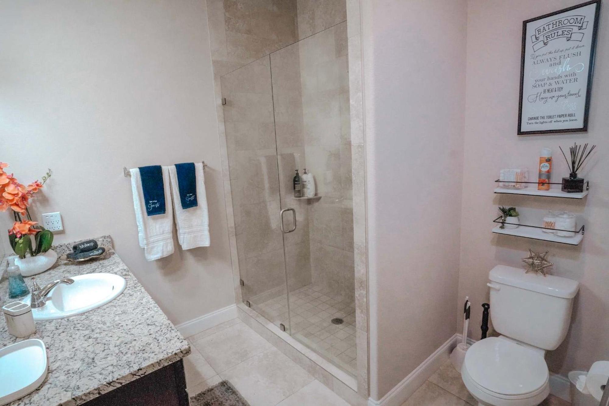 Beachside Bliss- Is Minutes From Pool Hot Tub Near Golf Holiday home *