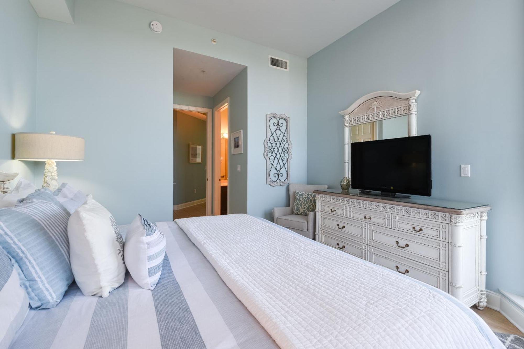 Silver Towers W206 Apartment *