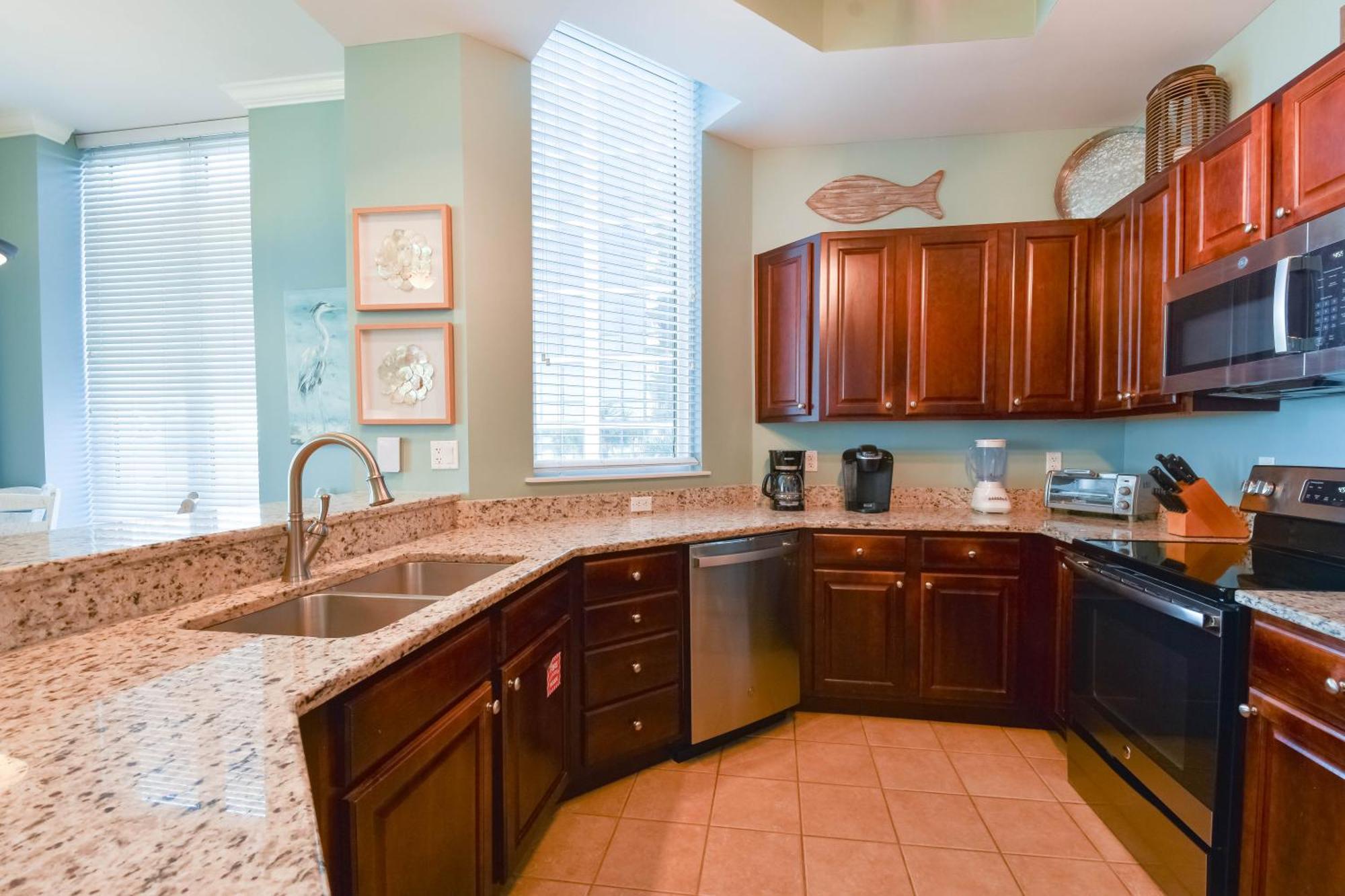 Silver Towers W206 Destin