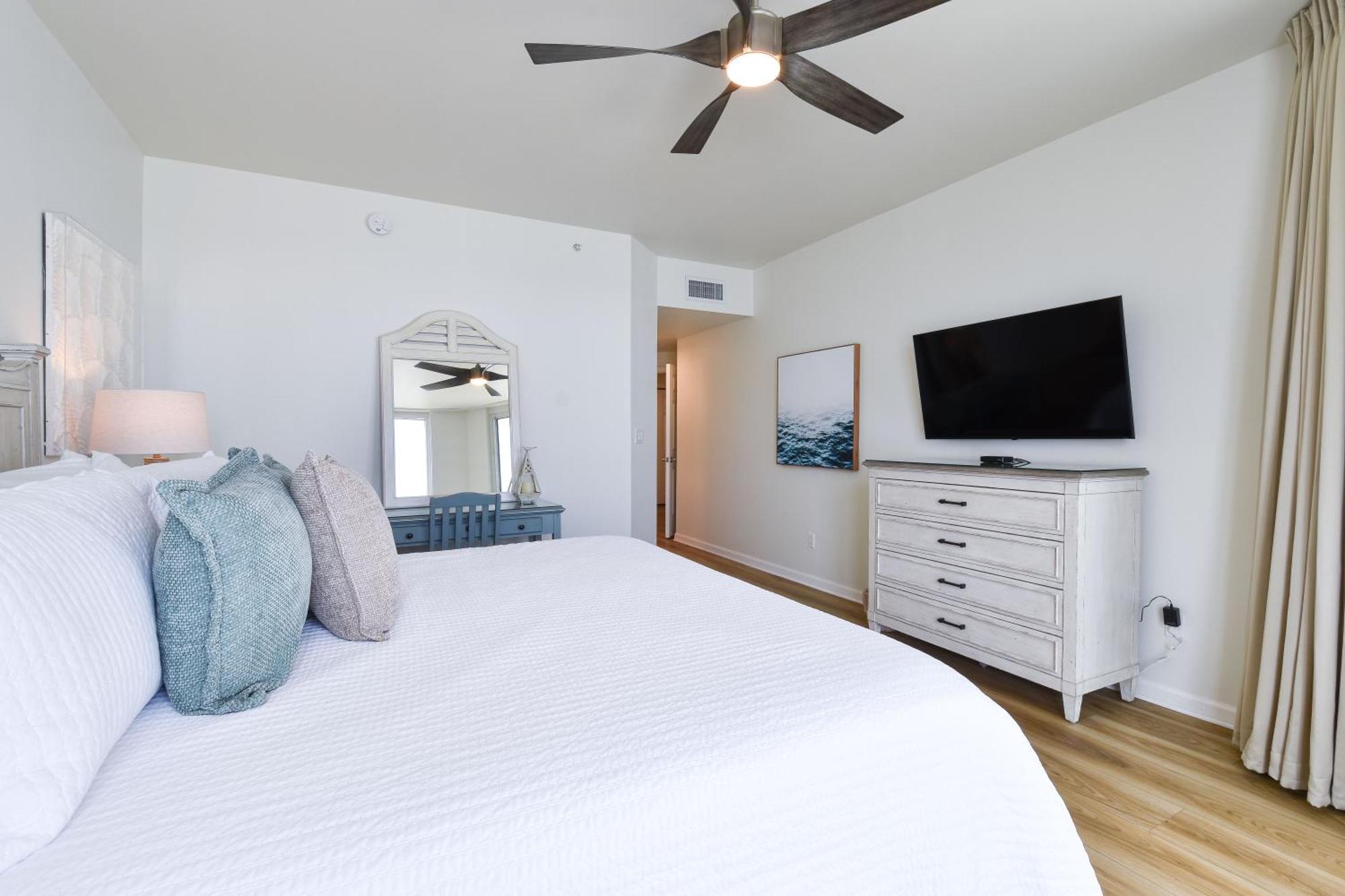 Silver Towers E703 Apartment *