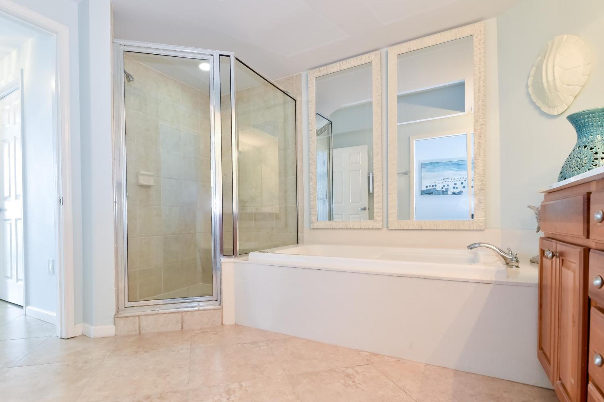 Silver Towers W1402 Apartment *