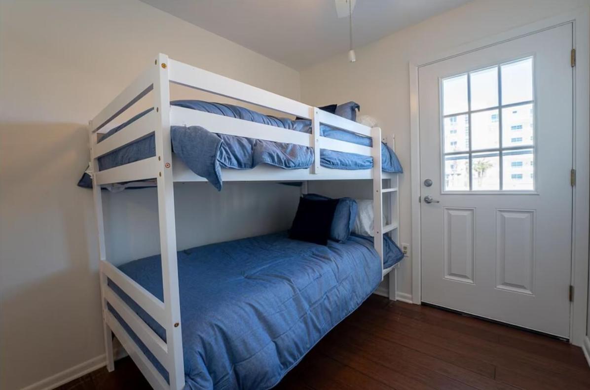 Canal Place 6 Harbor Views With Access To Boat Slip Holiday home Destin