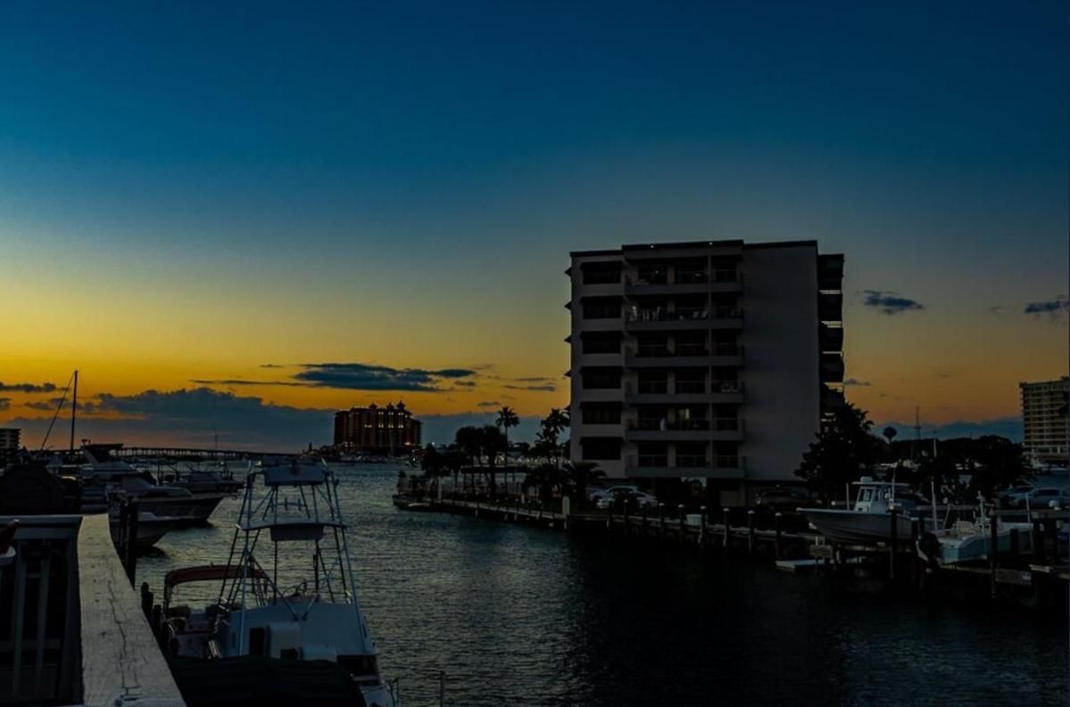Holiday home Canal Place 6 Harbor Views With Access To Boat Slip *